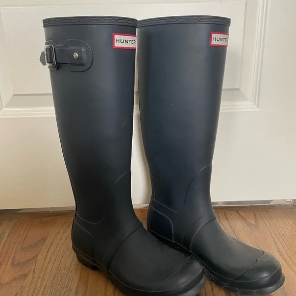 Hunter rain boots- navy - Picture 2 of 5